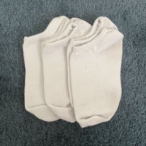 Emery Rose Solid Ankle Socks